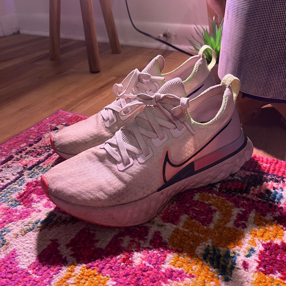 Multicolor Nike Reacts